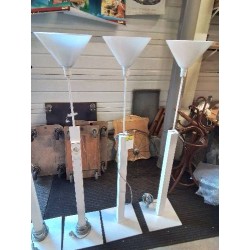 LAMPADAIRE MÉTAL BLANC AJ VERRE OPALESCENT CONFIDENCE AND LIGHT