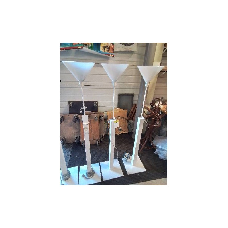 LAMPADAIRE MÉTAL BLANC AJ VERRE OPALESCENT CONFIDENCE AND LIGHT