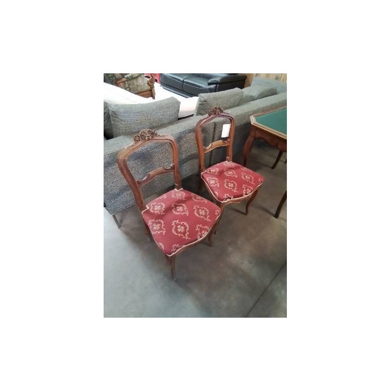 PAIRE DE CHAISES BOIS SCULPTÉ ASSISE CAPITONNÉ TISSU ROUGE STYLE LOUIS XV