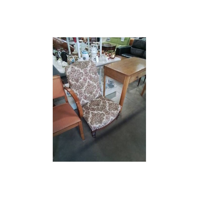 CHAISE BASSE BOIS CAPITONNÉ TISSU ECRU ROSE FIN XIXE