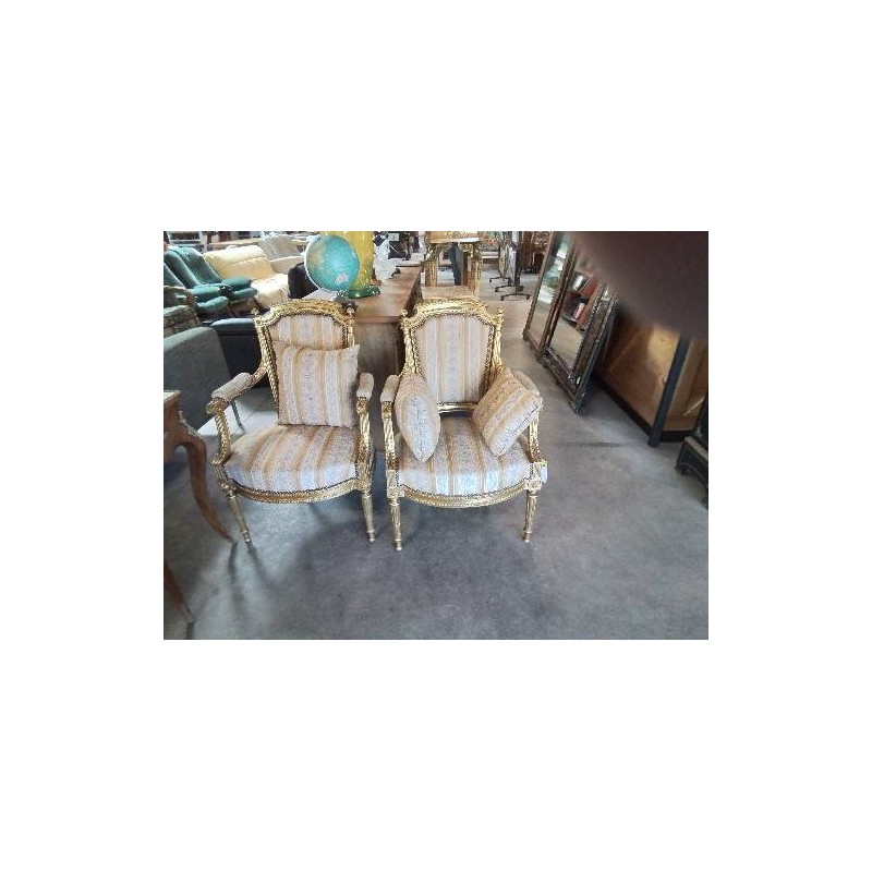 PAIRE DE FAUTEUILS STYLE LOUIS XVI BOIS DORE TISSU OCRE 