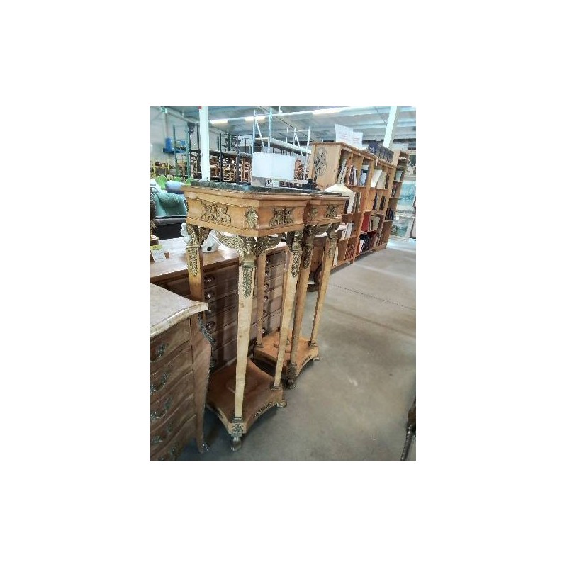 PAIRE DE PIEDESTALS BOIS GARNITURES BRONZE DESSUS MARBRE