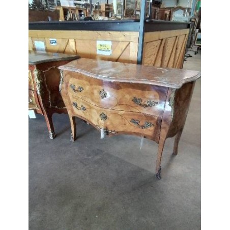COMMODE CINTREE  STYLE LOUIS XV MARQUETERIE FERRURES BRONZE