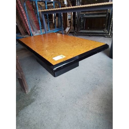 TABLE BASSE RECTANGULAIRE BOIS CLAIR ET NOIR ANNÉES 80