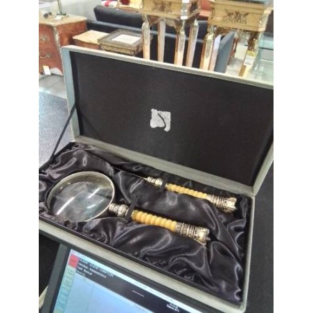COFFRET COUPE PAPIER ET LOUPE RÉSINE ET MÉTAL 