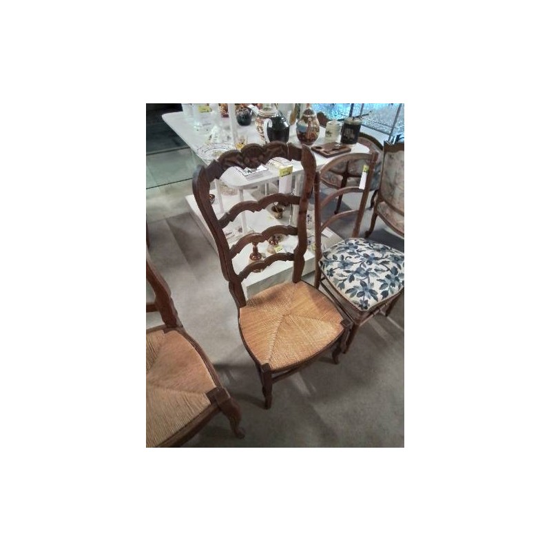 CHAISE BASSE BOIS PAILLÉ DOSSIER CHANTOURNÉ STYLE RÉGENCE COQUILLE 