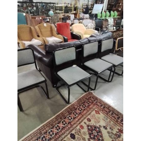 4 CHAISES PIÈTEMENT MÉTAL NOIR ASSISE ET DOSSIER CAPITONNÉ TISSU GRIS’