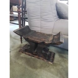 TABOURET CURULE BOIS GRAVÉ 