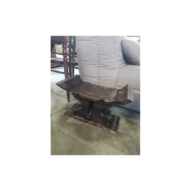 TABOURET CURULE BOIS GRAVÉ 