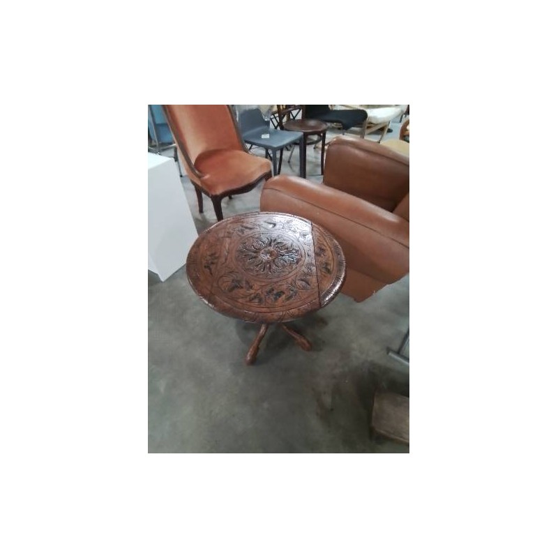 GUERIDON ROND BOIS SCULPTÉ 