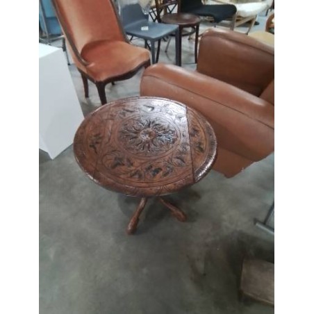 GUERIDON ROND BOIS SCULPTÉ 