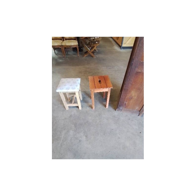 TABOURET BOIS A POIGNÉE 