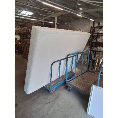 SOMMIER TAPISSER A LATTES AVEC PIEDS BOIS CLAIR 140X190CM