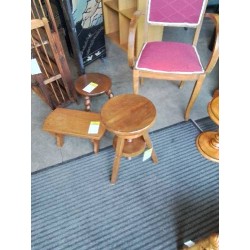 TABOURET A VIS BOIS