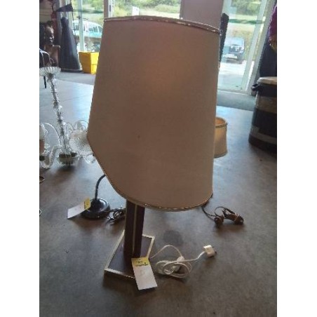 LAMPE GAINÉ CUIR CHOCOLAT ET LAITON AJ ECRU LISERÉ DORÉ 