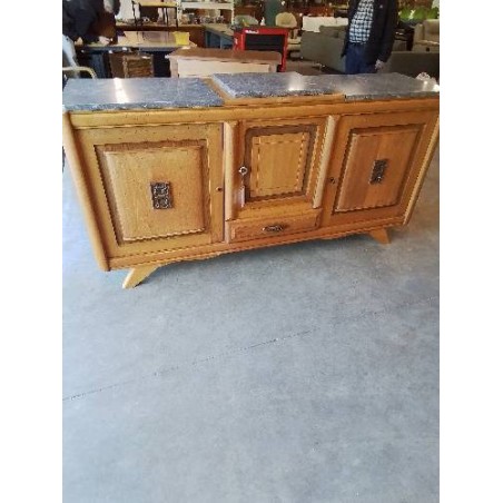 ENFILADE BOIS CLAIR MOULURÉ PIEDS COMPAS DESSUS 3 PLATEAUX MARBRE GRIS ANNÉES 50