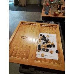 JEU BACKGAMMONS COFFRET BOIS CLAIR MARQUETÉ 