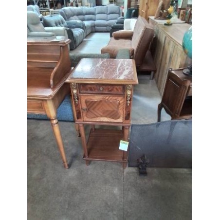 CHEVET A COLONNES BOIS 1 TIROIR 1 PORTE GARNITURES BRONZE DESSUS MARBRE ROUGE VEINÉ STYLE LOUIS XVI 
