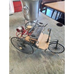 MAQUETTE 1:8 BENZ PATENT MOTORWAGEN 1886 PRODUIT PAR FRANKLIN MINT
