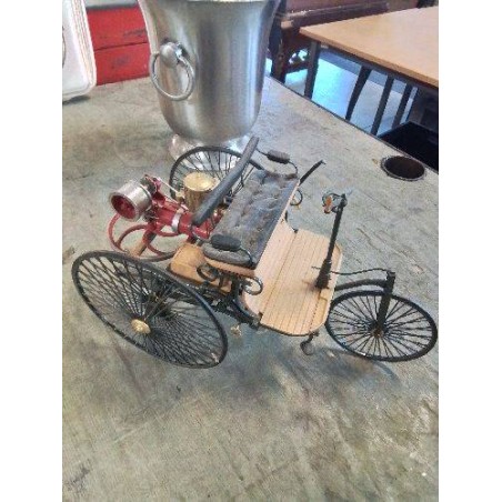 MAQUETTE 1:8 BENZ PATENT MOTORWAGEN 1886 PRODUIT PAR FRANKLIN MINT