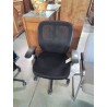 FAUTEUIL DE BUREAU A ROULETTES PIÈTEMENT MÉTAL NOIR ASSISE TISSU NOIR DOSSIER ET ACCOTOIRS RÉGLABLES