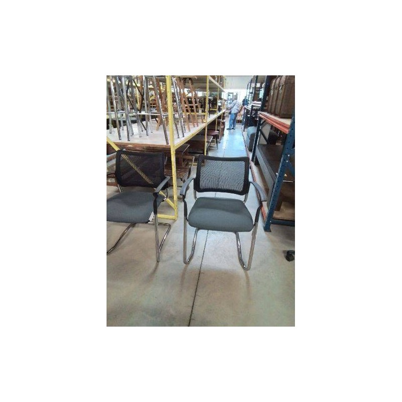 CHAISE D’ACCEUIL PIÈTEMENT MÉTAL CHROMÉ DOSSIER TISSU NOIR ASSISE TISSU TAUPE
