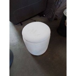 POUF COFFRE TISSU ECRU SOCLE DORÉ 