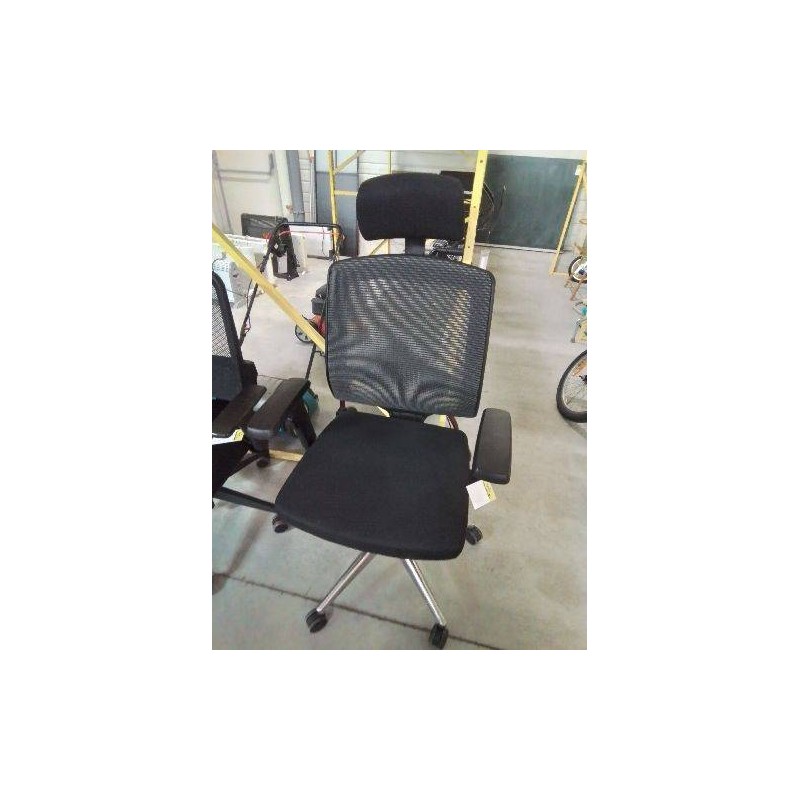 FAUTEUIL DE BUREAU A ROULETTES PIÈTEMENT MÉTAL CHROMÉ ASSISE TISSU NOIR TÊTIÈRE REGLABLE 