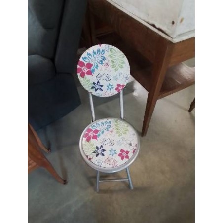 CHAISE PLIANTE MÉTAL GRIS ASSISE ET DOSSIER PU ÉCRU AUX FLEURS 