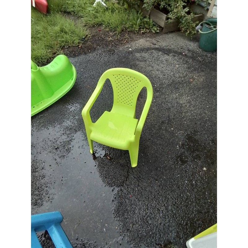 CHAISE ENFANT RÉSINE VERT