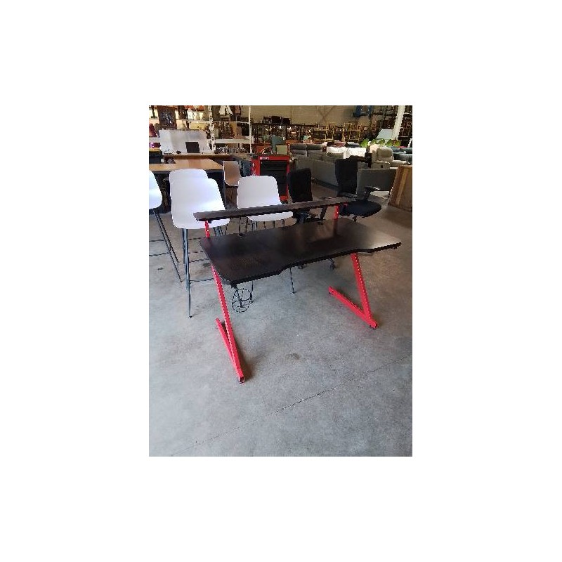 BUREAU GAMING METAL ROUGE ET BOIS NOIR A GRADIN 