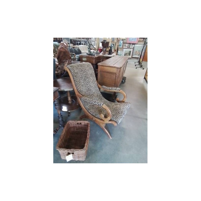 FAUTEUIL ANGLAIS A CROSSES BOIS CAPITONNÉ TISSU PANTHÈRE FIN XIXE