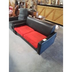CANAPÉ CONVERTIBLE SKAÏ NOIR ET MOUMOUTE ROUGE ANNÉES 60