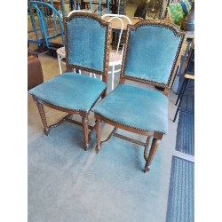 PAIRE DE CHAISES BOIS ASSISE ET DOSSIER CAPITONNÉ VELOURS BLEU STYLE LOUIS XV