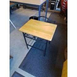 CHEVET CINTRÉ MÉTAL NOIR PLATEAU BOIS CLAIR 