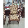 FAUTEUIL LOUIS XV BOIS SCULPTÉ AUX FEUILLES D’ACANTHES ASSISE ET DOSSIER CAPITONNÉ TISSU MARRON FLEU