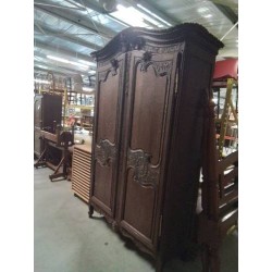 ARMOIRE DE MARIAGE CHÊNE SCULPTÉ AUX COLOMBES 