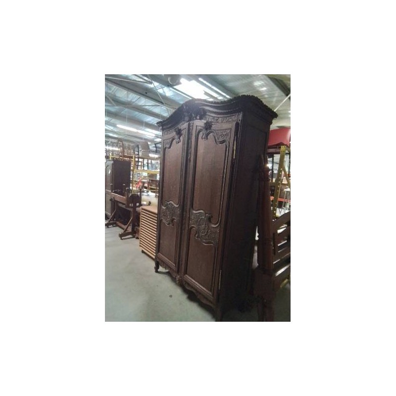 ARMOIRE DE MARIAGE CHÊNE SCULPTÉ AUX COLOMBES 