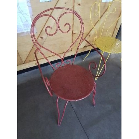FAUTEUIL DE JARDIN FER FORGÉ ROUGE DOSSIER CINTRÉ ASSISE PERFORÉE DÉBUT XXE