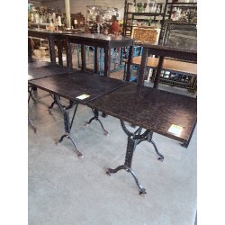 TABLE BISTROT CARRÉ PIÈTEMENT FONTE PLATEAU BOIS 