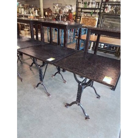 TABLE BISTROT CARRÉ PIÈTEMENT FONTE PLATEAU BOIS 