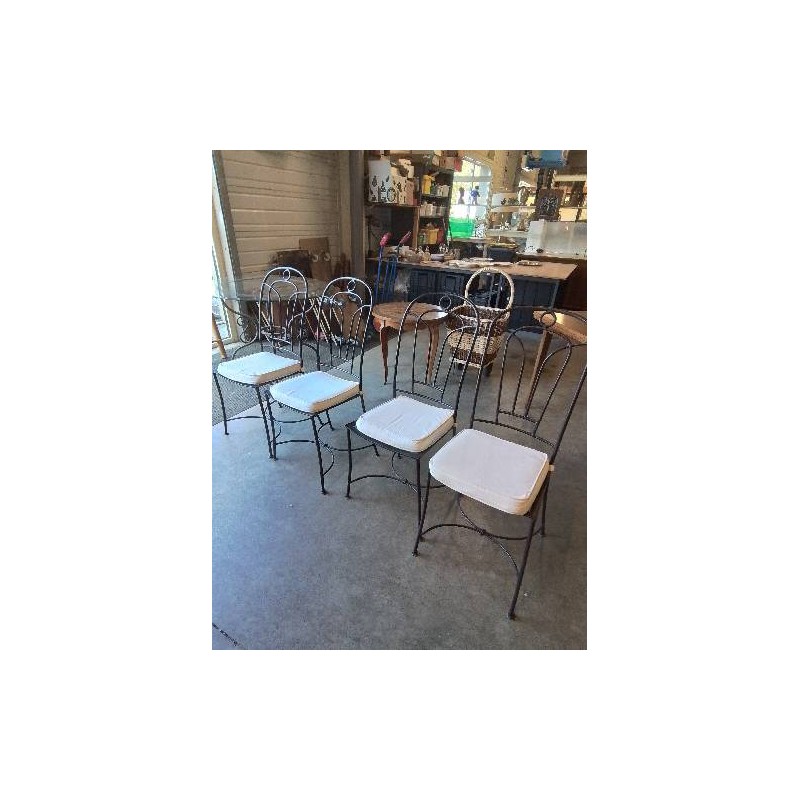 4 CHAISES CINTRÉ FER FORGÉ NOIR AVEC COUSSINS ECRU