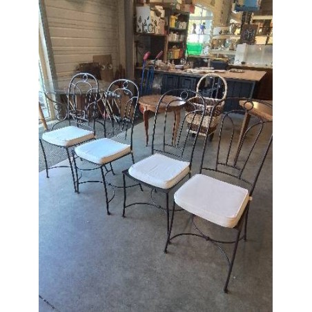 4 CHAISES CINTRÉ FER FORGÉ NOIR AVEC COUSSINS ECRU