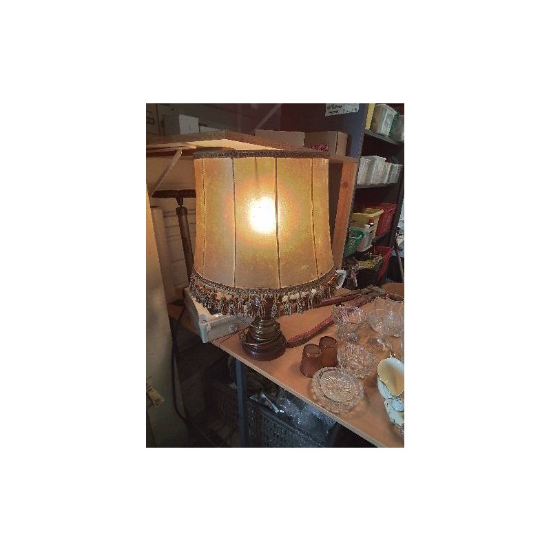 LAMPE BOIS TOURNÉ ET LAITON AJ PEAU A FRANGES 