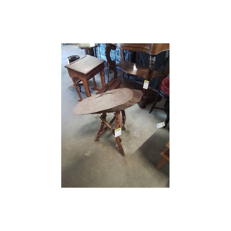 CONSOLE OVALE TRIPODE BOIS NATUREL 