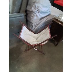 TRAVAILLEUSE PLIANTE BOIS ET TISSU ROUGE FIN XIXE