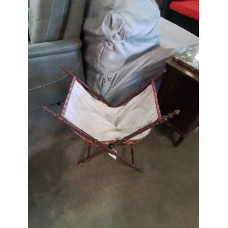 TRAVAILLEUSE PLIANTE BOIS ET TISSU ROUGE FIN XIXE