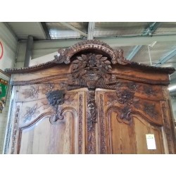 ARMOIRE DE MARIAGE CAUCHOISE PITCHPIN  SCULPTEE AUX COLOMBES