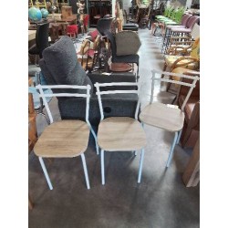 3 CHAISES PIÈTEMENT MÉTAL BLANC ASSISE BOIS CLAIR