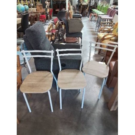 3 CHAISES PIÈTEMENT MÉTAL BLANC ASSISE BOIS CLAIR